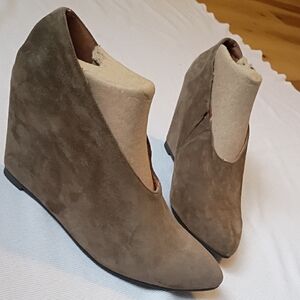 Jeffrey Campbell Keebler Suede High Wedge
